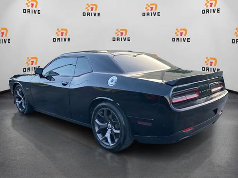 Used 2019 Dodge Challenger R/T RWD image 3