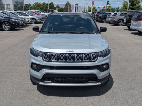 Used 2025 Jeep Compass Limited AWD/4WD image 11