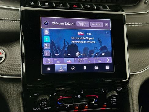 Certified 2024 Jeep Grand Cherokee L Laredo image 24