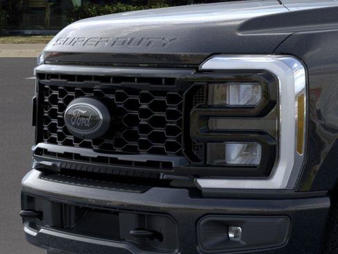 New 2026 Ford F250 XLT w/ XLT Premium Package AWD/4WD image 17