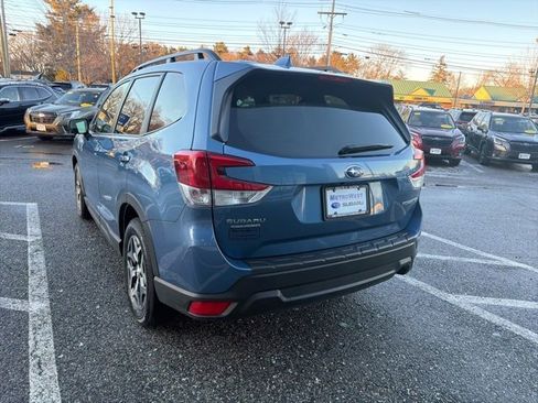 Used 2023 Subaru Forester Premium image 5