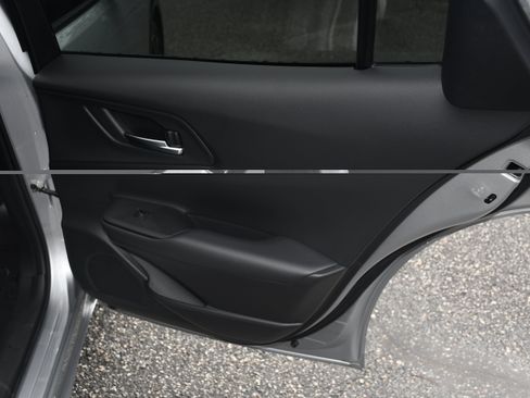 Used 2025 Toyota Prius Plug-In Hybrid FWD image 21