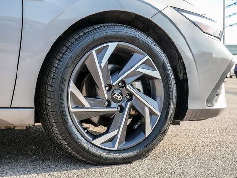 Used 2025 Hyundai Elantra Sport FWD image 9