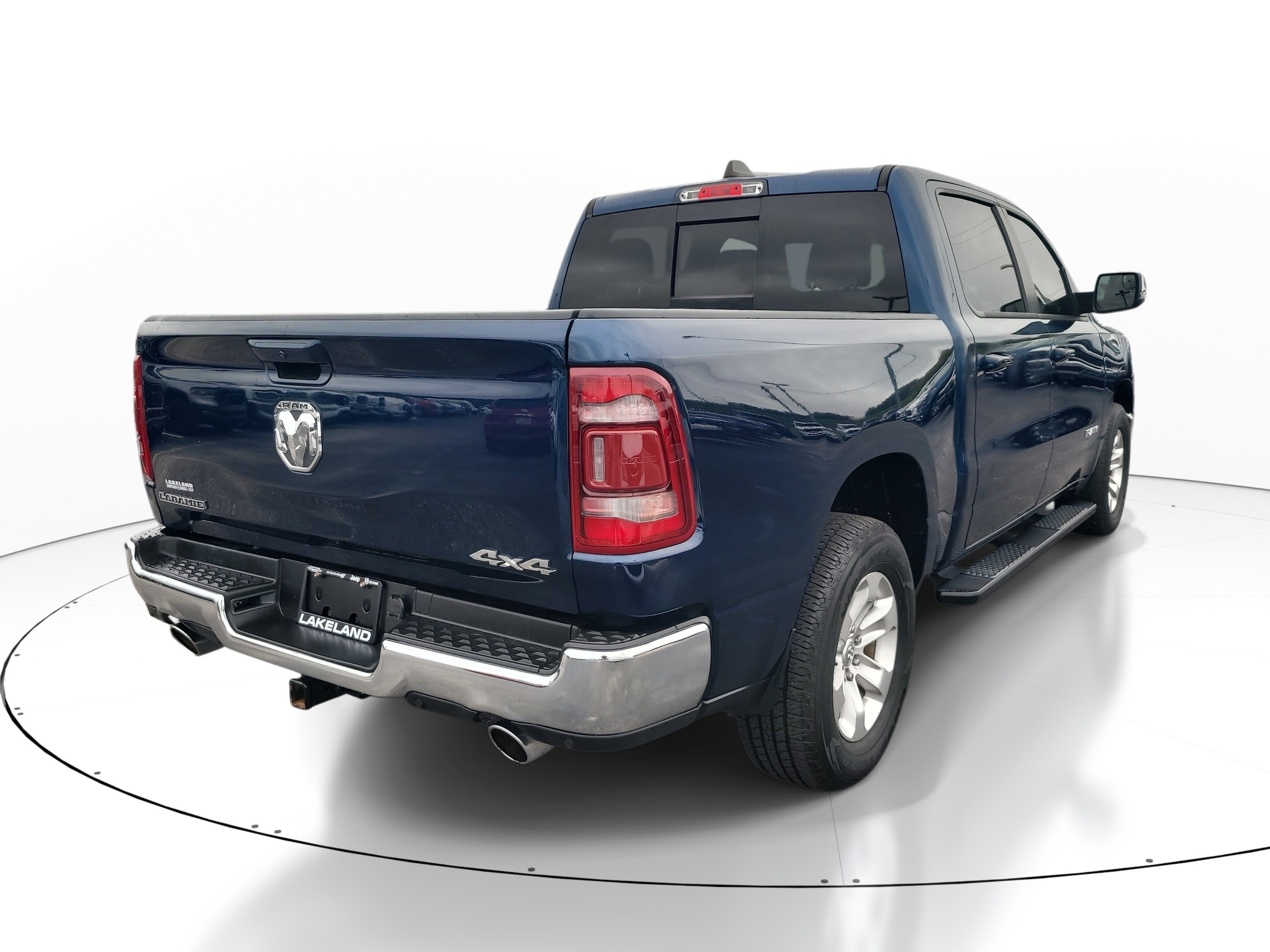 Used 2023 RAM 1500 Laramie AWD/4WD image 4