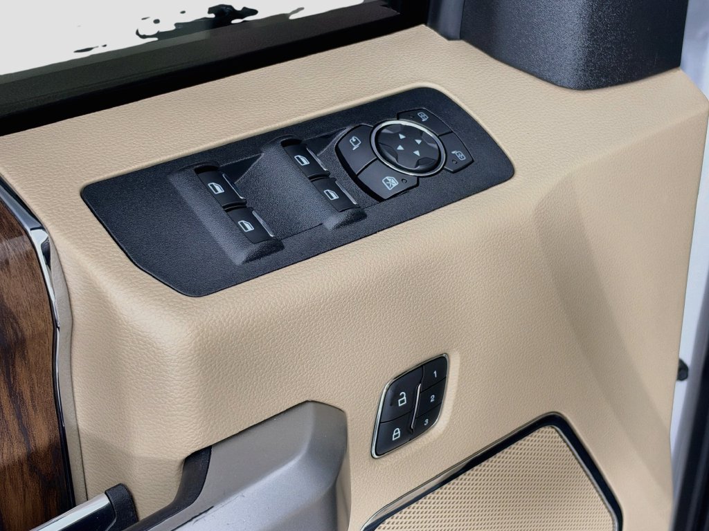 Used 2018 Ford F150 Lariat w/ Equipment Group 502A Luxury AWD/4WD image 21