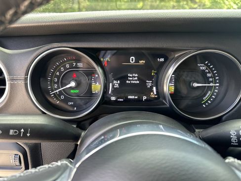 Used 2023 Jeep Wrangler Unlimited Sahara w/ Cold Weather Group AWD/4WD image 27