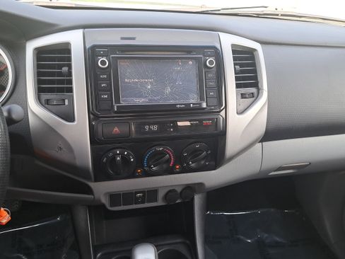 Used 2014 Toyota Tacoma PreRunner w/ SR5 Package RWD image 20