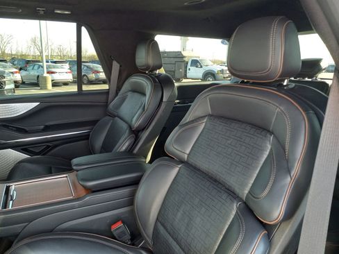 Used 2025 Lincoln Navigator Black Label AWD/4WD image 15