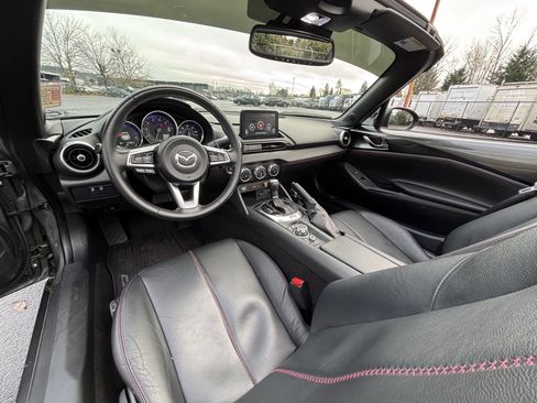 Used 2019 MAZDA MX-5 Miata RF Grand Touring image 18