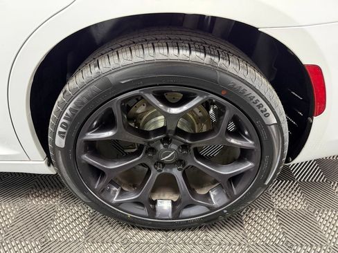 Used 2019 Chrysler 300 Touring w/ Sport Appearance Package RWD image 20