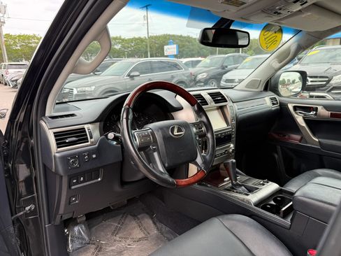 Used 2018 Lexus GX 460 Premium w/ Premium Package AWD/4WD image 16