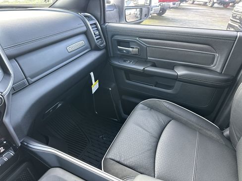 New 2026 RAM 2500 Laramie w/ Sport Appearance Package AWD/4WD image 25