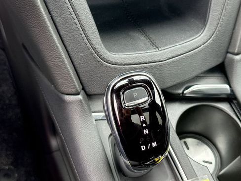 Used 2024 Cadillac XT5 Premium Luxury w/ LPO, Premium Carpet Package image 20