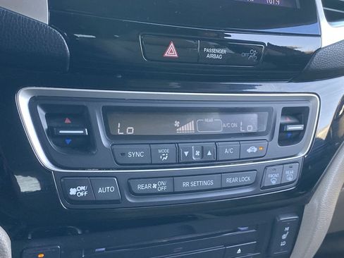 Used 2016 Honda Pilot Touring image 29