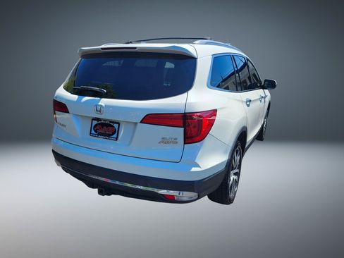 Used 2017 Honda Pilot Elite image 3