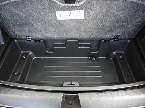 Used 2023 Chevrolet Traverse RS image 66