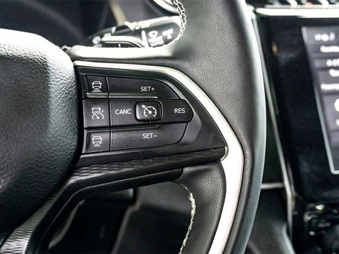 Used 2024 Jeep Grand Cherokee L Laredo image 20