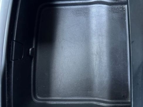 Used 2024 Chrysler Pacifica Touring-L image 34