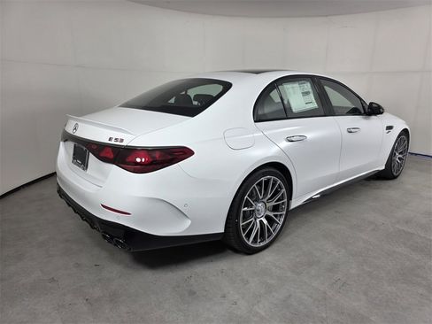 New 2026 Mercedes-Benz E 53 AMG e 4MATIC Sedan image 4