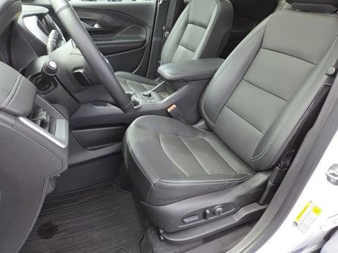 Used 2023 GMC Terrain SLT w/ Tech Package FWD image 34