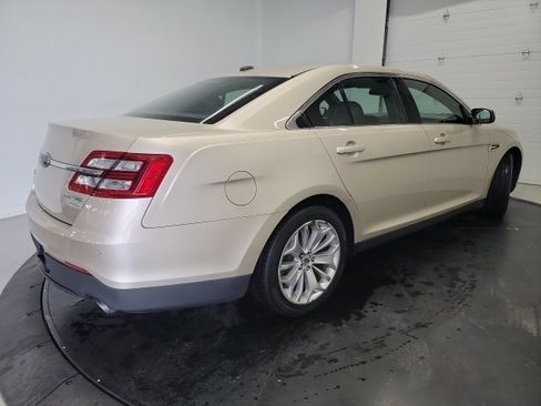 Used 2017 Ford Taurus Limited FWD image 9