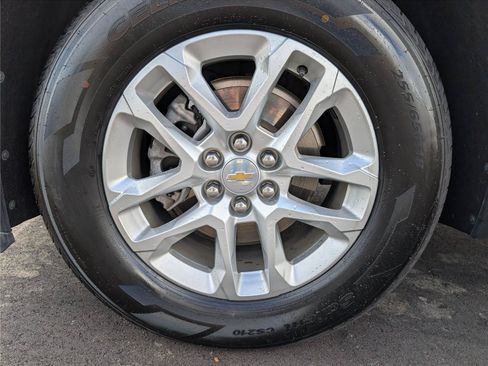 Used 2024 Chevrolet Traverse LS w/ Safety Package FWD image 11