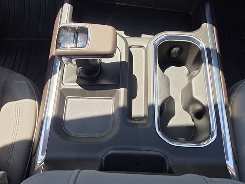 New 2026 GMC Sierra 1500 SLT w/ SLT Premium Package AWD/4WD image 17