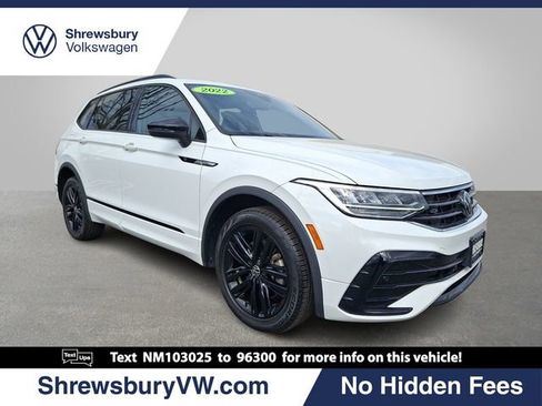 Used 2022 Volkswagen Tiguan SE R-Line image 1