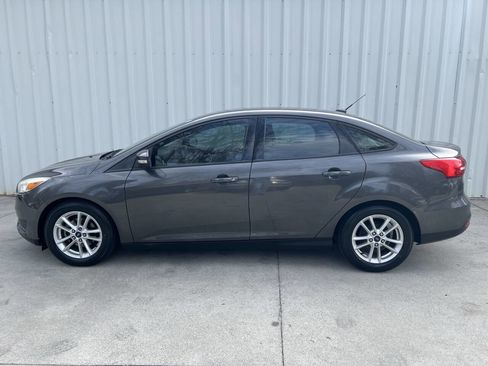 Used 2015 Ford Focus SE FWD image 6
