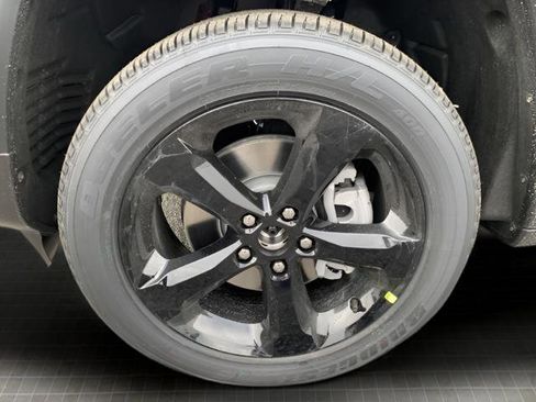 New 2025 Jeep Grand Cherokee L Altitude image 11