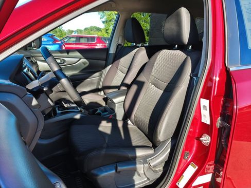 Used 2020 Nissan Rogue S AWD/4WD image 2