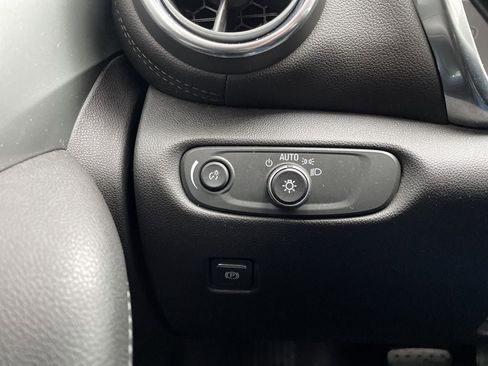 Used 2020 Chevrolet Blazer LT image 25