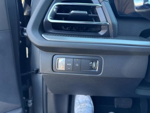 New 2026 Chevrolet Traverse LT w/ Sun and Wheel Package image 13