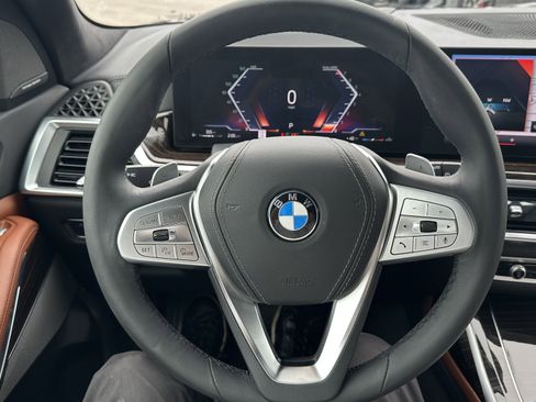 Used 2025 BMW X7 xDrive40i w/ Executive Package image 19