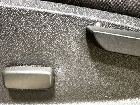 Used 2018 Chevrolet Colorado LT image 20