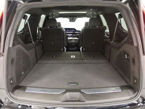 Used 2023 Cadillac Escalade ESV Sport w/ Touring Package image 10