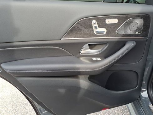 Used 2026 Mercedes-Benz GLS 450 4MATIC image 11