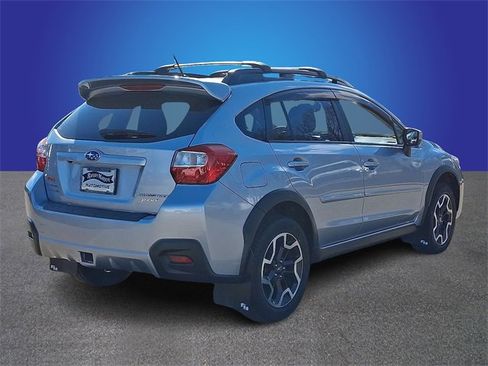 Used 2017 Subaru Crosstrek 2.0i Premium w/ Moonroof Package image 4