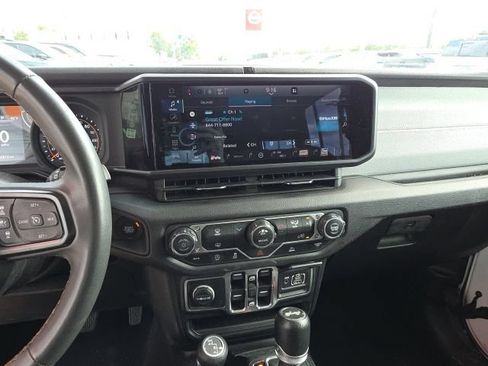 Used 2024 Jeep Wrangler Unlimited Sport AWD/4WD image 18
