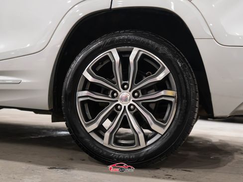 Used 2019 GMC Terrain Denali w/ Advanced Safety Package image 11