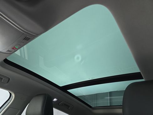 Certified 2024 Volkswagen Taos SEL image 29