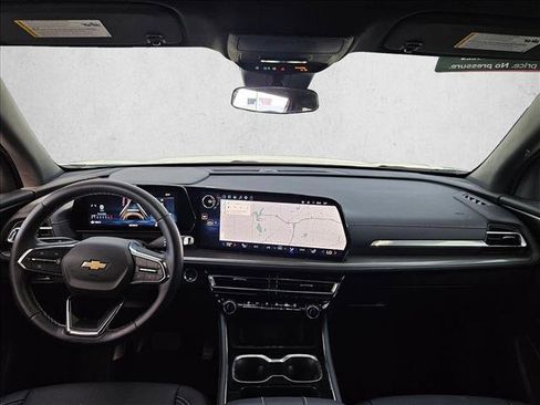 Used 2026 Chevrolet Traverse LT image 23