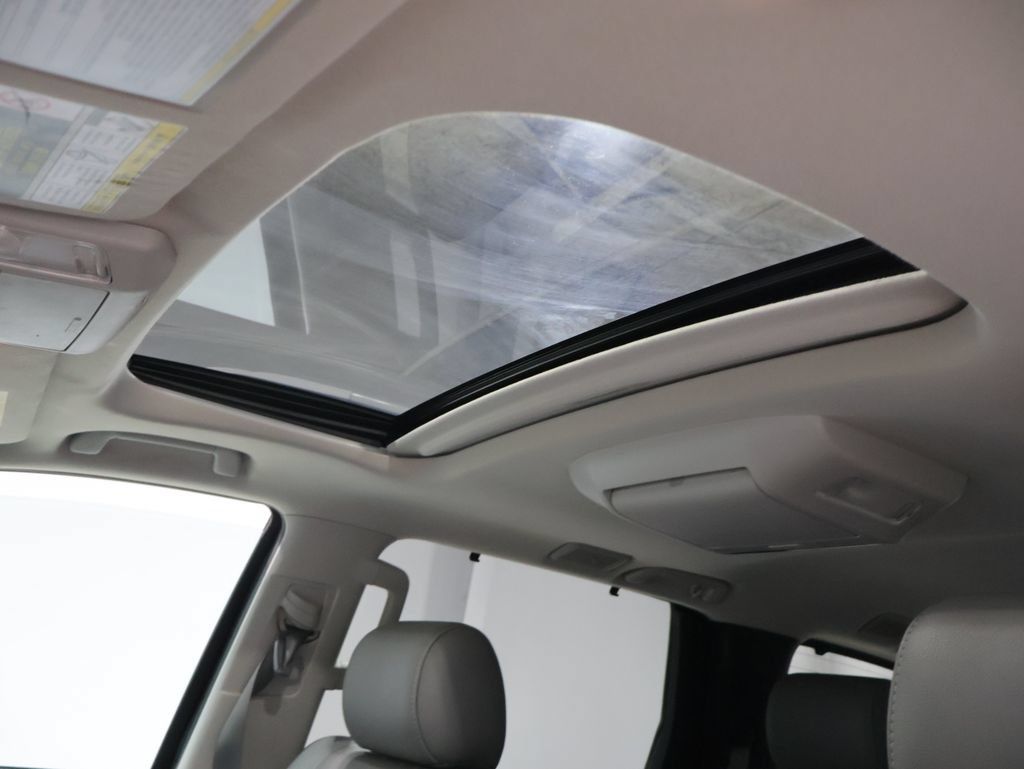 Used 2019 Toyota Sequoia Platinum AWD/4WD image 31