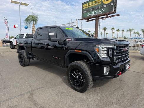 Used 2022 GMC Sierra 2500 AT4 w/ AT4 Preferred Package AWD/4WD image 1