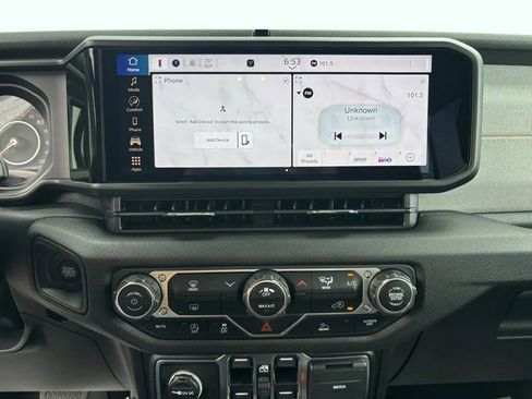 New 2025 Jeep Gladiator Sport AWD/4WD image 15