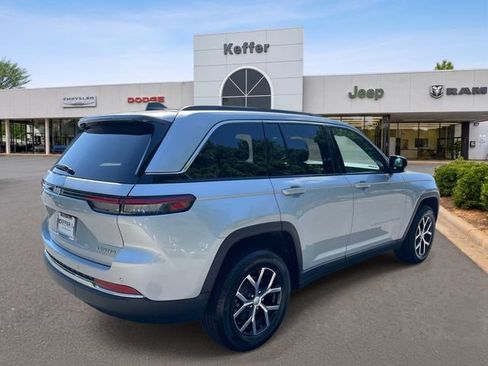 Certified 2025 Jeep Grand Cherokee Limited AWD/4WD image 6