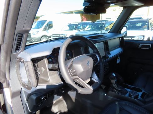 New 2025 Ford Bronco Big Bend w/ Black Diamond Package image 8