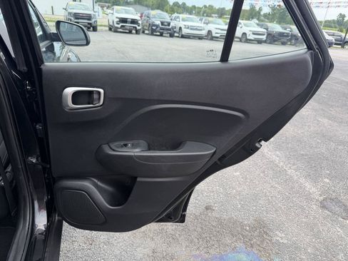 Used 2022 Hyundai Venue SEL w/ Cargo Package FWD image 19