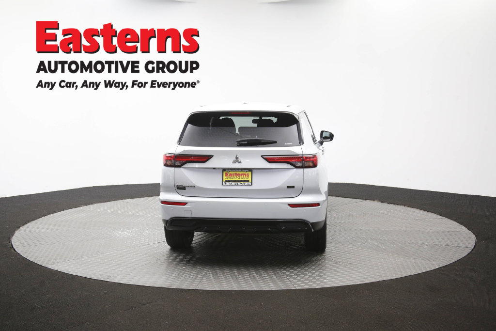 Used 2023 Mitsubishi Outlander SE Black Edition AWD/4WD image 39