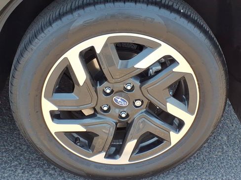 Certified 2025 Subaru Forester Limited AWD/4WD image 11